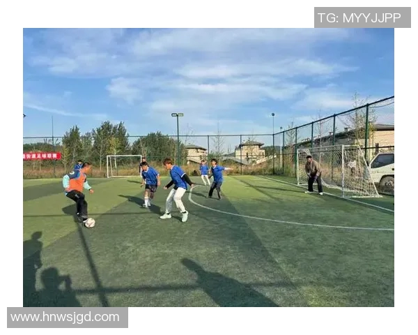 飞驰绿茵场的足球巨星们展现速度与激情的完美结合 飞驰绿茵场的足球巨星们展现速度与激情的完美结合