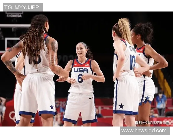 足球明星与街头篮球的完美碰撞女神风采尽显的精彩瞬间 足球明星与街头篮球的完美碰撞女神风采尽显的精彩瞬间