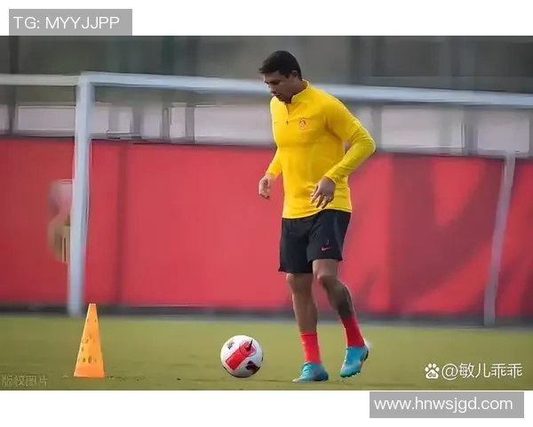 足球明星最新动态解析引发球迷热议与关注 足球明星最新动态解析引发球迷热议与关注