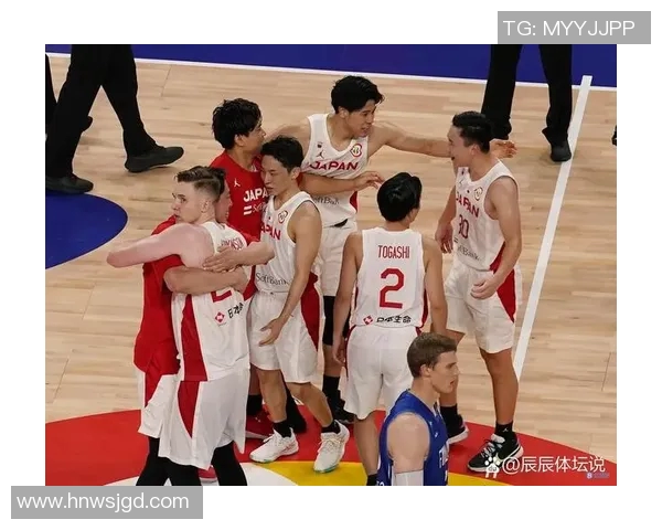 篮球实战明星的成长之路与赛场传奇故事分享